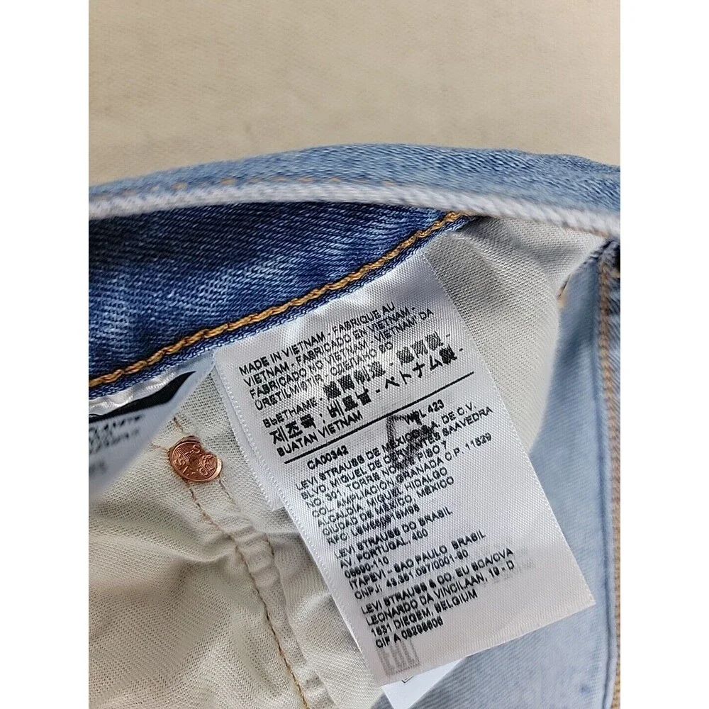 Levi's 501 Original Fit Jeans Mens 38x32 Light Wash Blue Button Fly Straight Leg